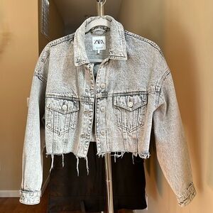 Zara Cropped Denim Jean Jacket- M